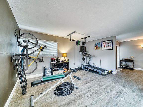 5th image of 14319 Kendale Lakes Cir