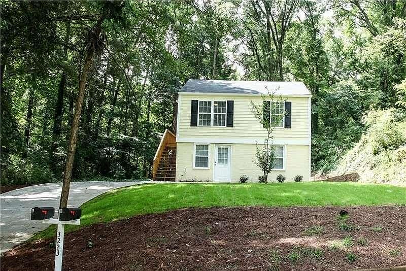 1st image of 3223 Altacrest Dr