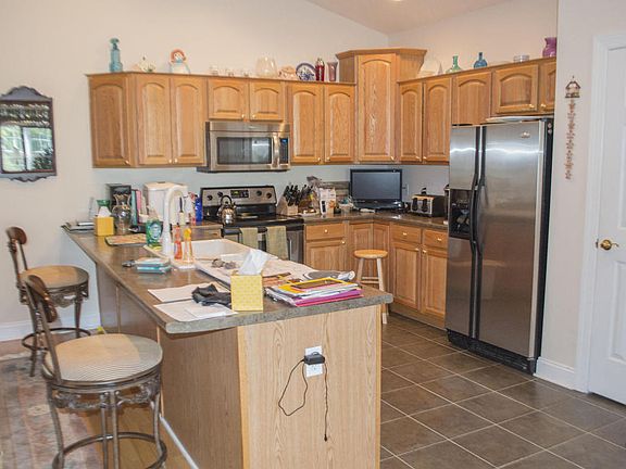 3rd image of 160 Tall Oak Blvd