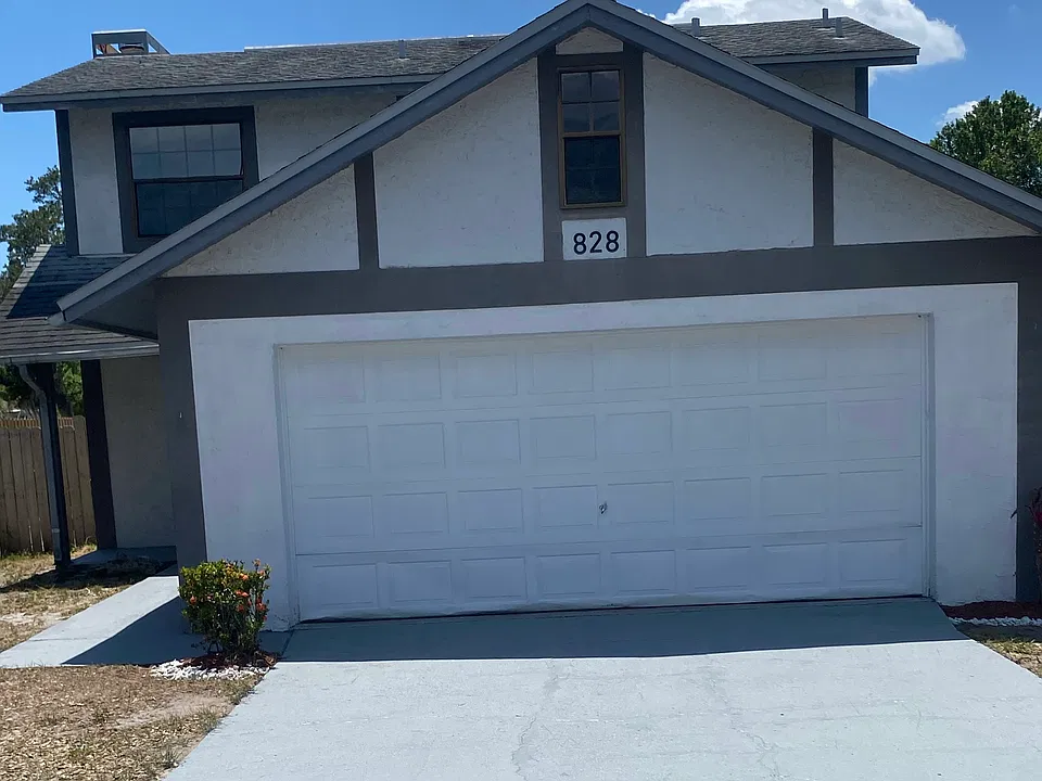 828 Whisper Lake Ct