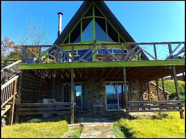 136 Catalina Cir — Photo 1