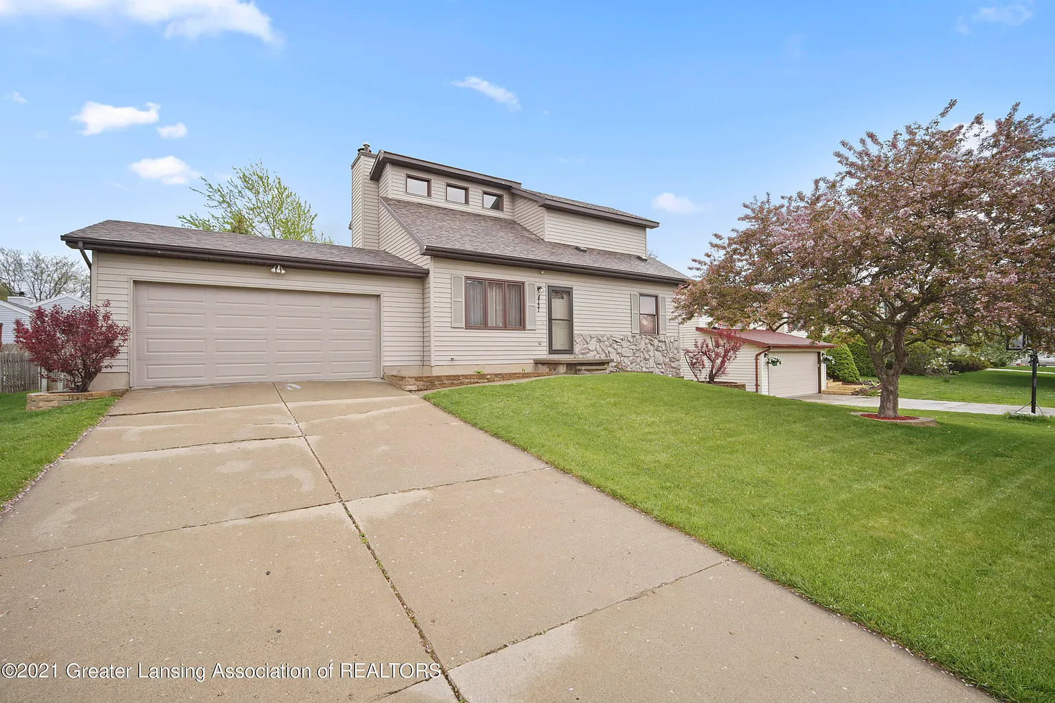 4721 Omar Dr photo 1