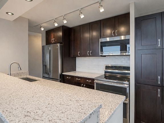 2nd image of 345 W Fullerton Pkwy APT 1407
