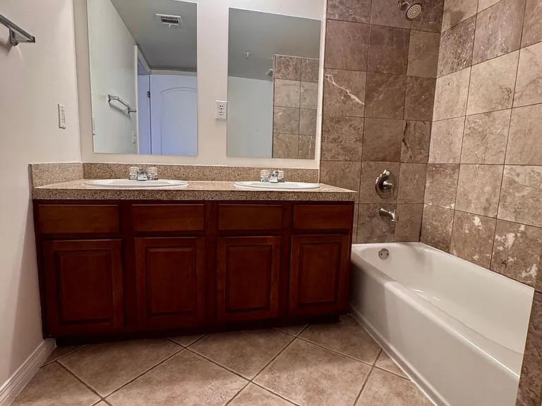 13525 Vanowen St #103 — Photo 14