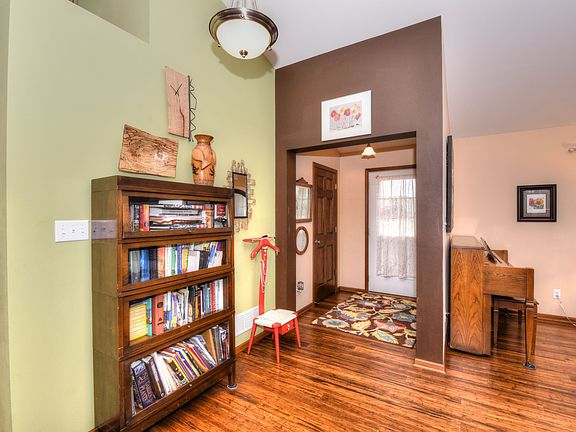 4th image of 10575 S Singing Lark Ct