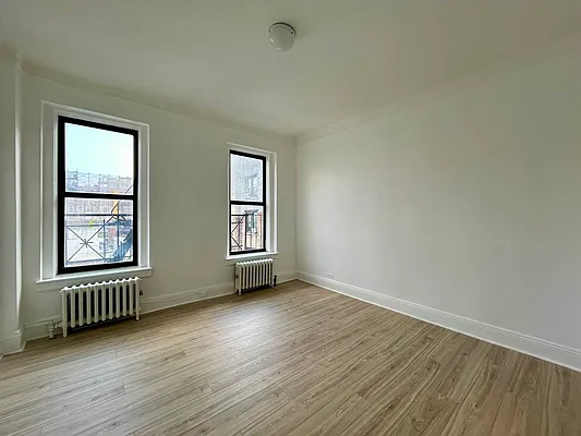 Rented by Ameralis Group Real Estate Inc | media 16