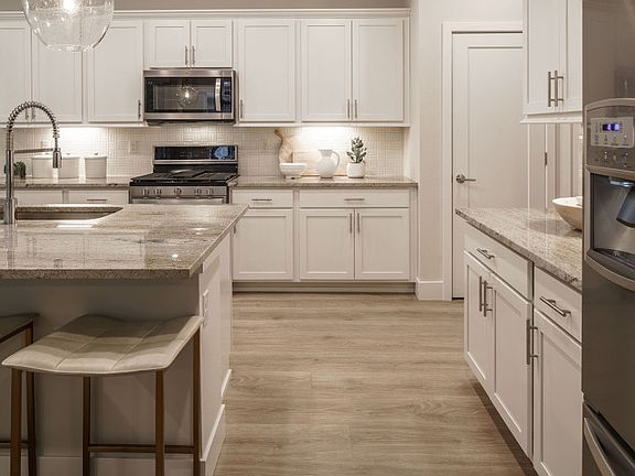 Gourmet kitchen