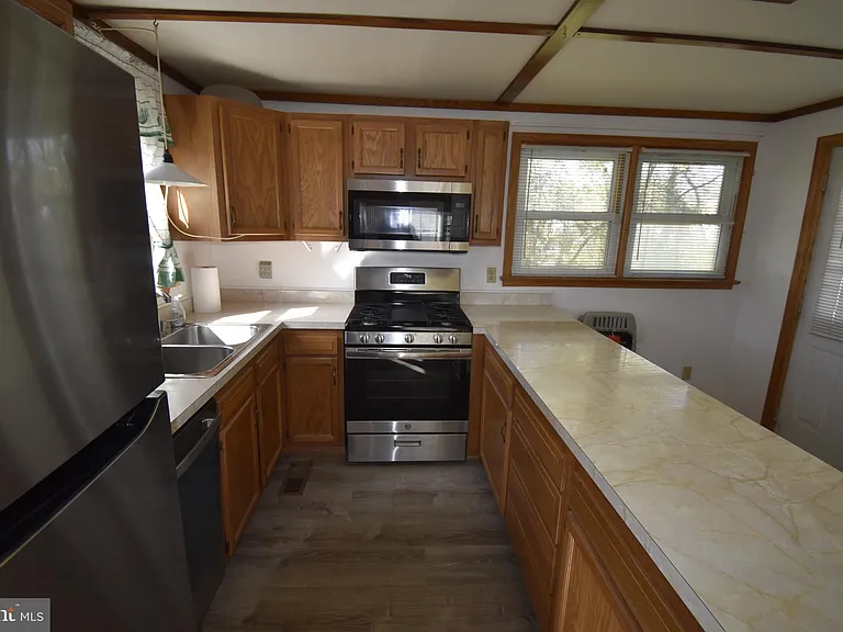3931 Dominion Dr — Photo 16