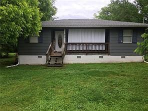 1st image of 415 Magnolia St
