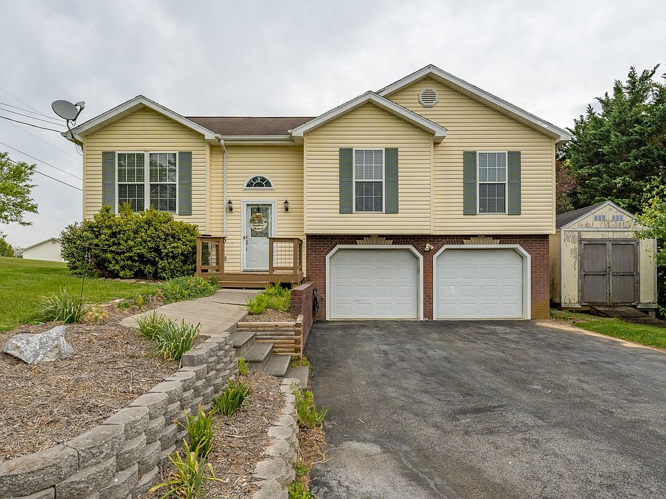 1st image of 305 Meadow View Farms Dr