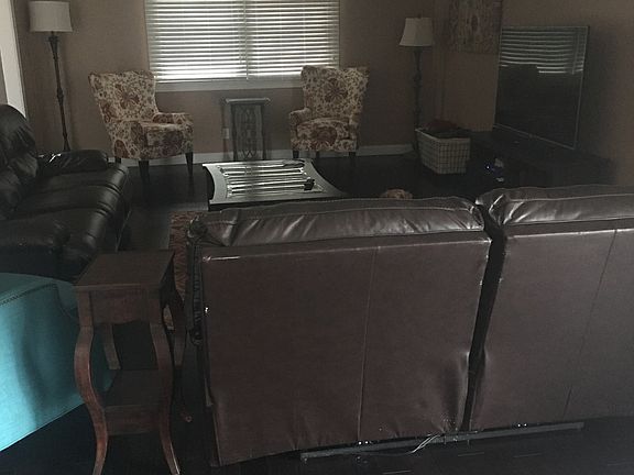 Living room (first view)