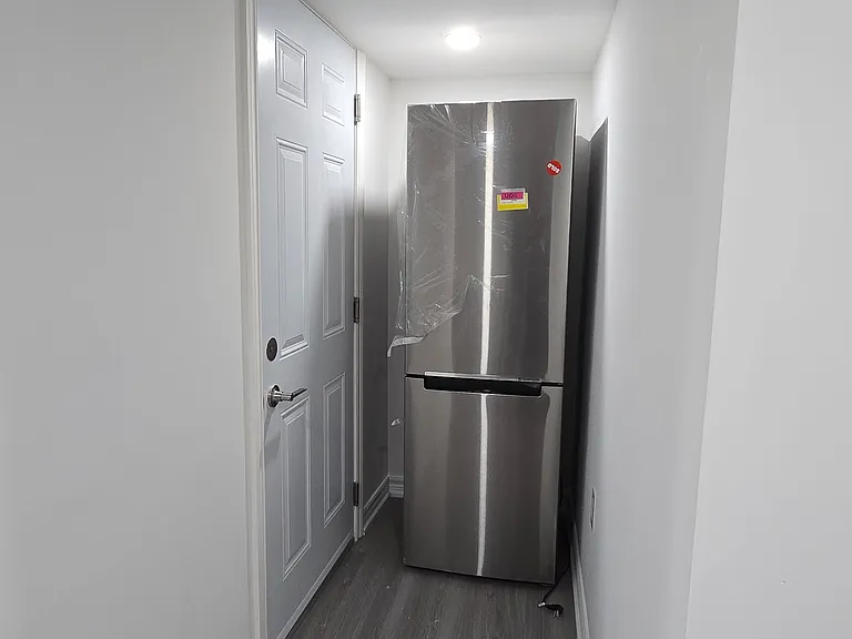 36 Crombie St — Photo 13
