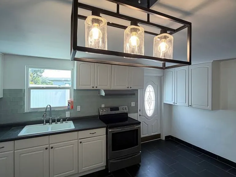 5617 Flora Ave — Photo 8
