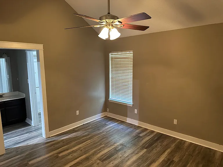 8061 Creekwood Cir W — Photo 6