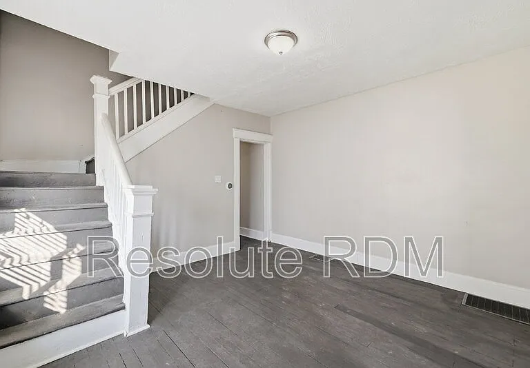 1622 Yandes St — Photo 8