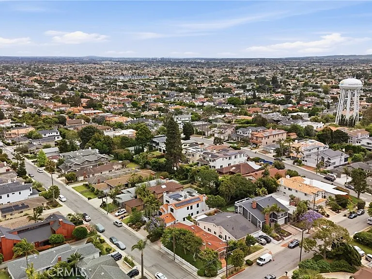 926 N Rowell Ave — Photo 30