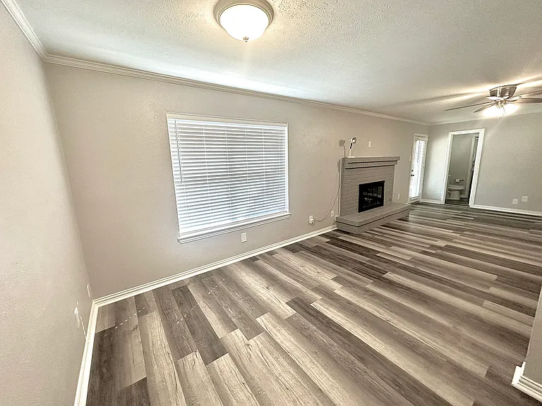 4304 Jenny Ln — Photo 10