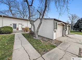 4308 Abbott Rd, Lincoln, NE 68516