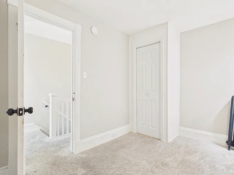 2614 Lexington St — Photo 4