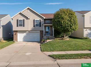 8952 Read St, Omaha, NE 68122