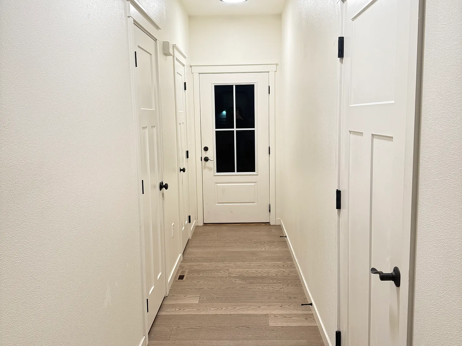 3 bed, 2.5 bath, 2012 sqft, $2,000 — Photo 3
