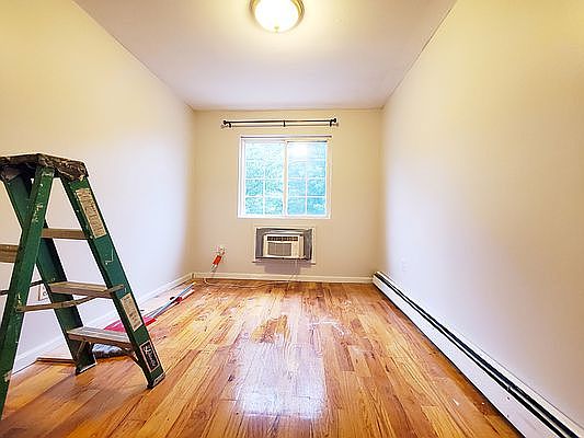 5th image of 81B Hart St #1