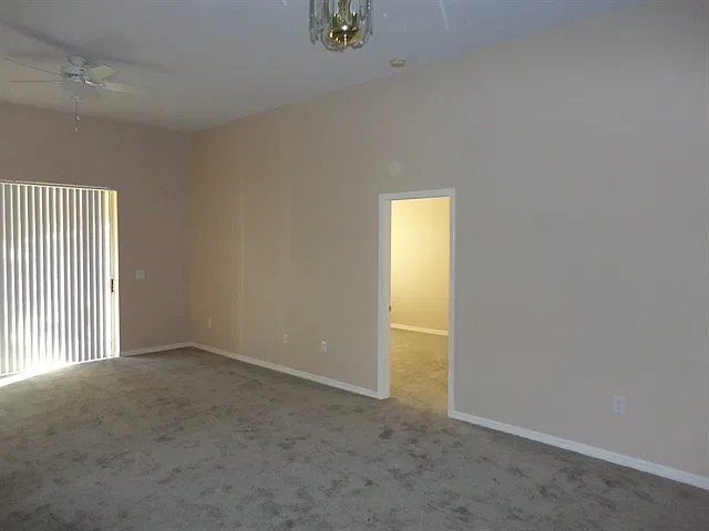 3 bed, 2.0 bath, 1692 sqft, $2,295 — Photo 2