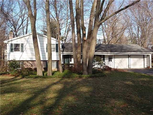1st image of 5 Oak Leaf Ln