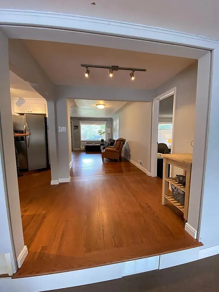 3 bed, 1350 sqft, $2,670 — Photo 4