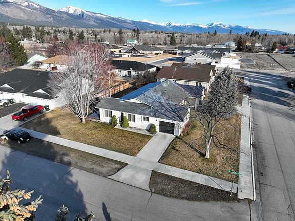 3rd image of 904B Canyon View Loop