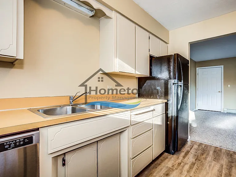 2432 & 2433 E Stowe Ct — Photo 31