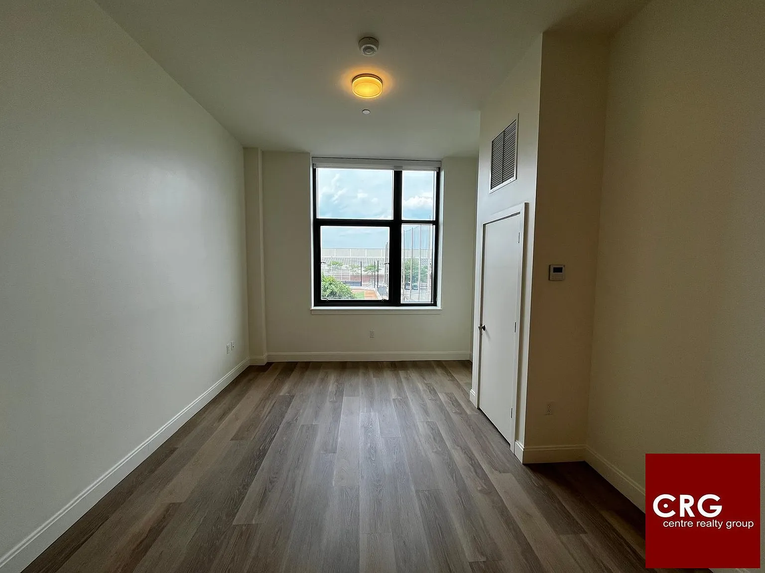 1 bed, 1.0 bath, $3,400 — Photo 3