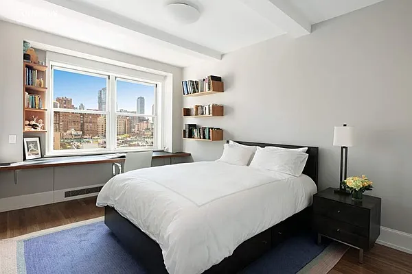 Sold by Sotheby's International Realty | media 29