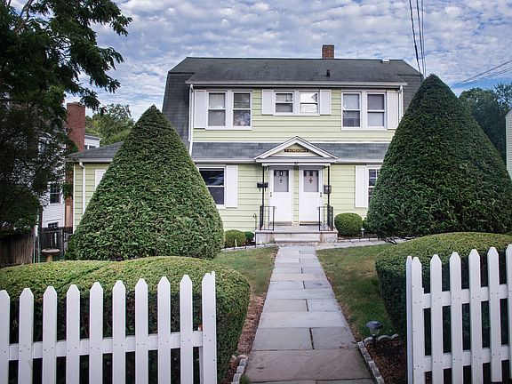 2nd image of 57 Hoyt St