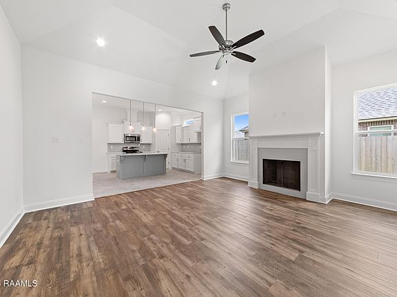 3rd image of 107 Lilian Ln