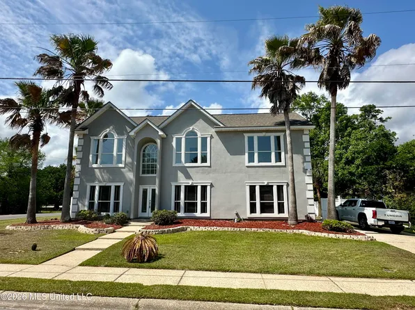 400 Caribe Pl N, Gulfport, MS 39507