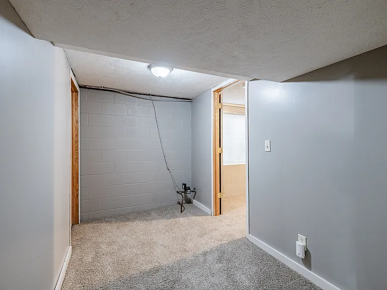 2991 Holdrege St — Photo 36