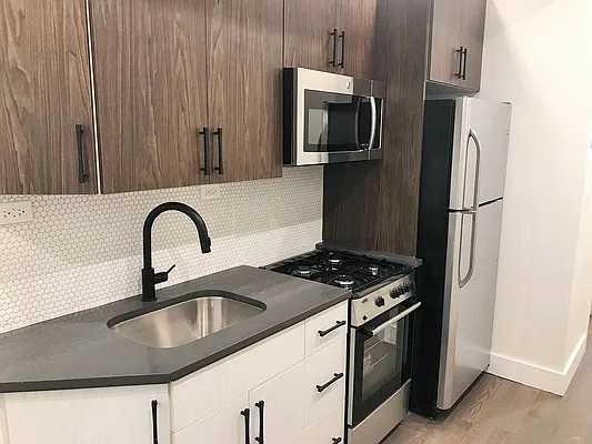 Rented by Premier Metro Realty Corp | media 18