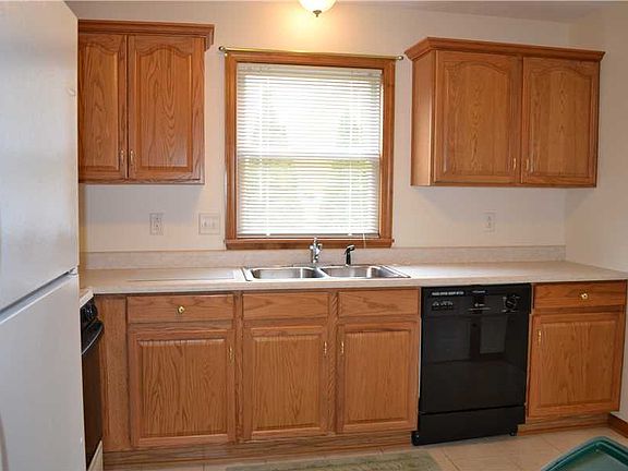 5th image of 100 Marianna Ct