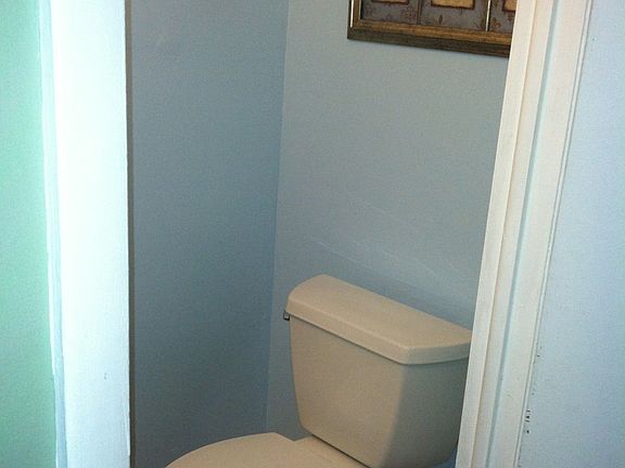 downstairs 1/2 bath