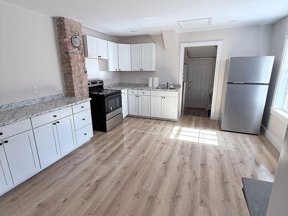1st image of 916 Henry St #916