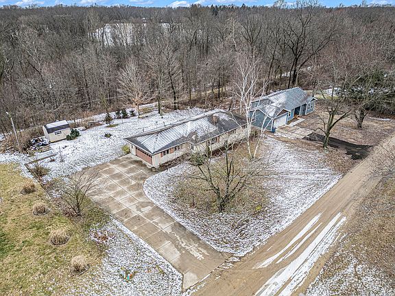 3rd image of 2440 Kruger Dr
