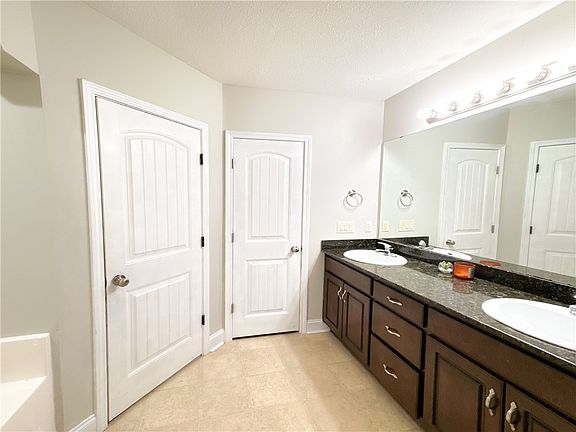 5th image of 263 Lee Road 2170