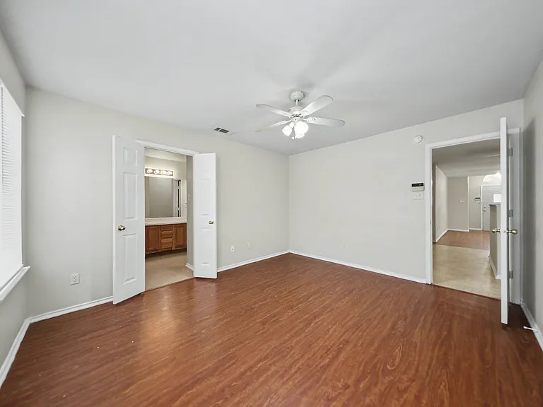1404 Fox Creek Dr — Photo 11