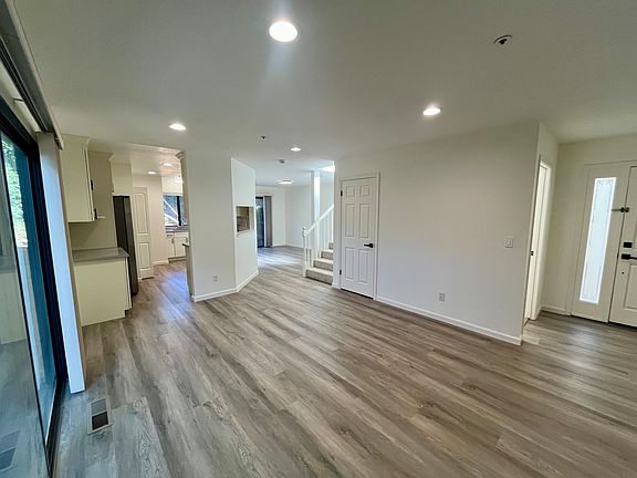 Living Room - 1st View