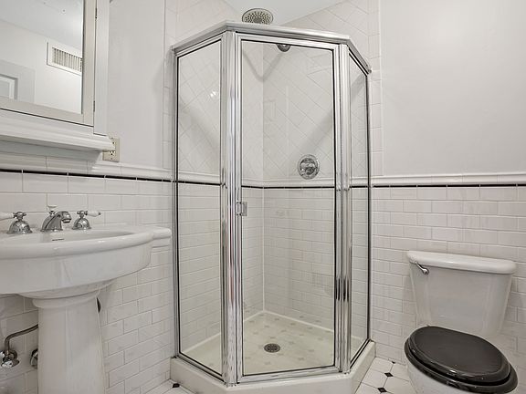5th image of 362 Eastern Pkwy APT 4C
