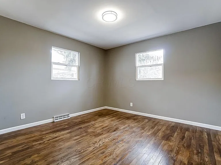 1517 Elmore Ave — Photo 7