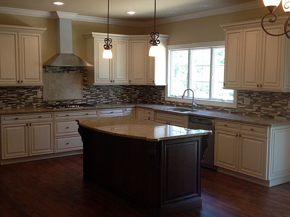 2nd image of 1120 Johnston Dr