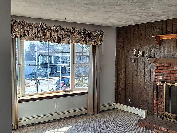 2nd image of 62 Willard Ave