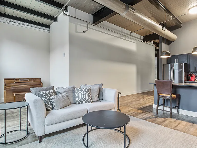 321 S Salina St #201 — Photo 6